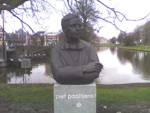 standbeeld Piet Paaltjens van Jentsje Popma